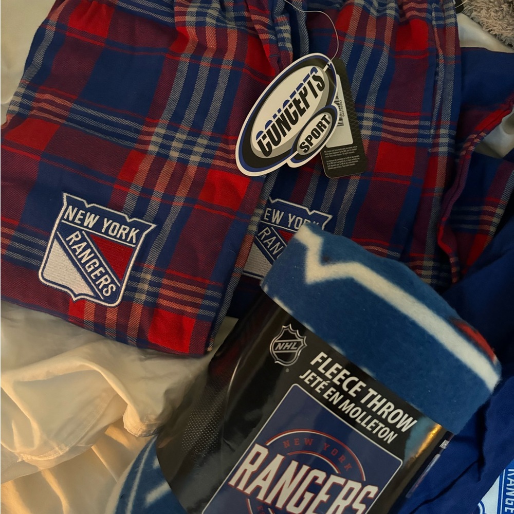 New York Rangers attire bundle - Picture 3 of 8